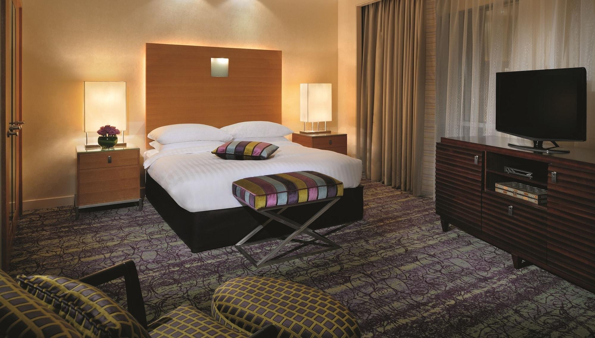 Qabila Westbay Hotel By Marriott Doha Exterior foto A bedroom at the MGM Grand