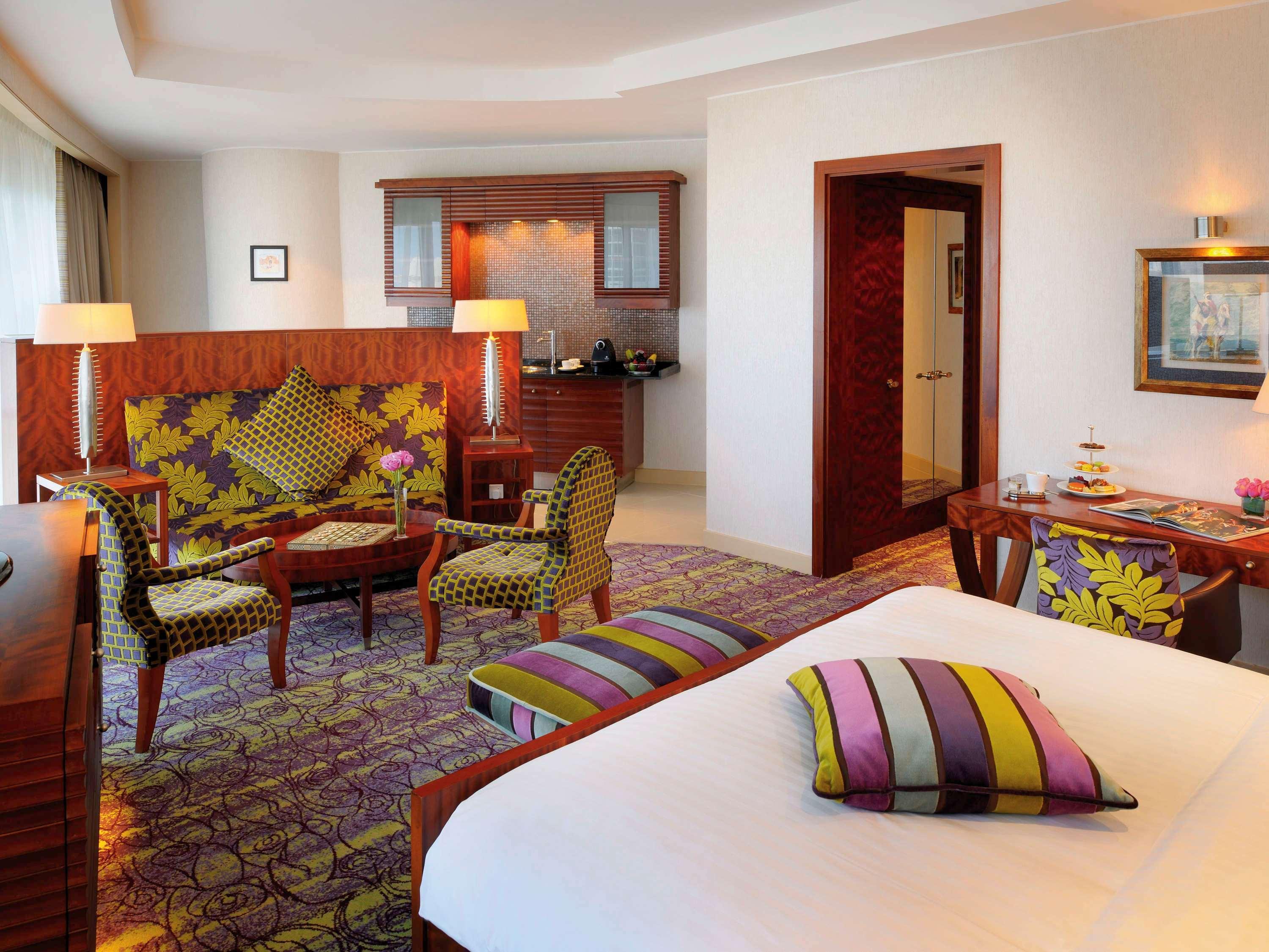 Qabila Westbay Hotel By Marriott Doha Exterior foto Suite