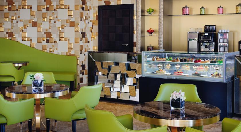 Qabila Westbay Hotel By Marriott Doha Exterior foto The Lounge at the airport