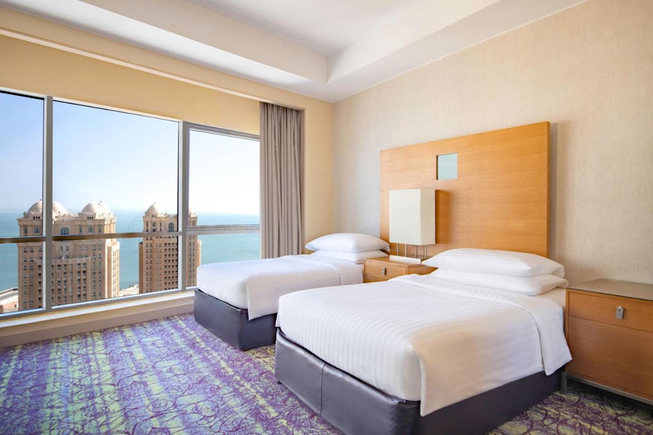 Qabila Westbay Hotel By Marriott Doha Exterior foto A guest room at Jumeirah Atlantis