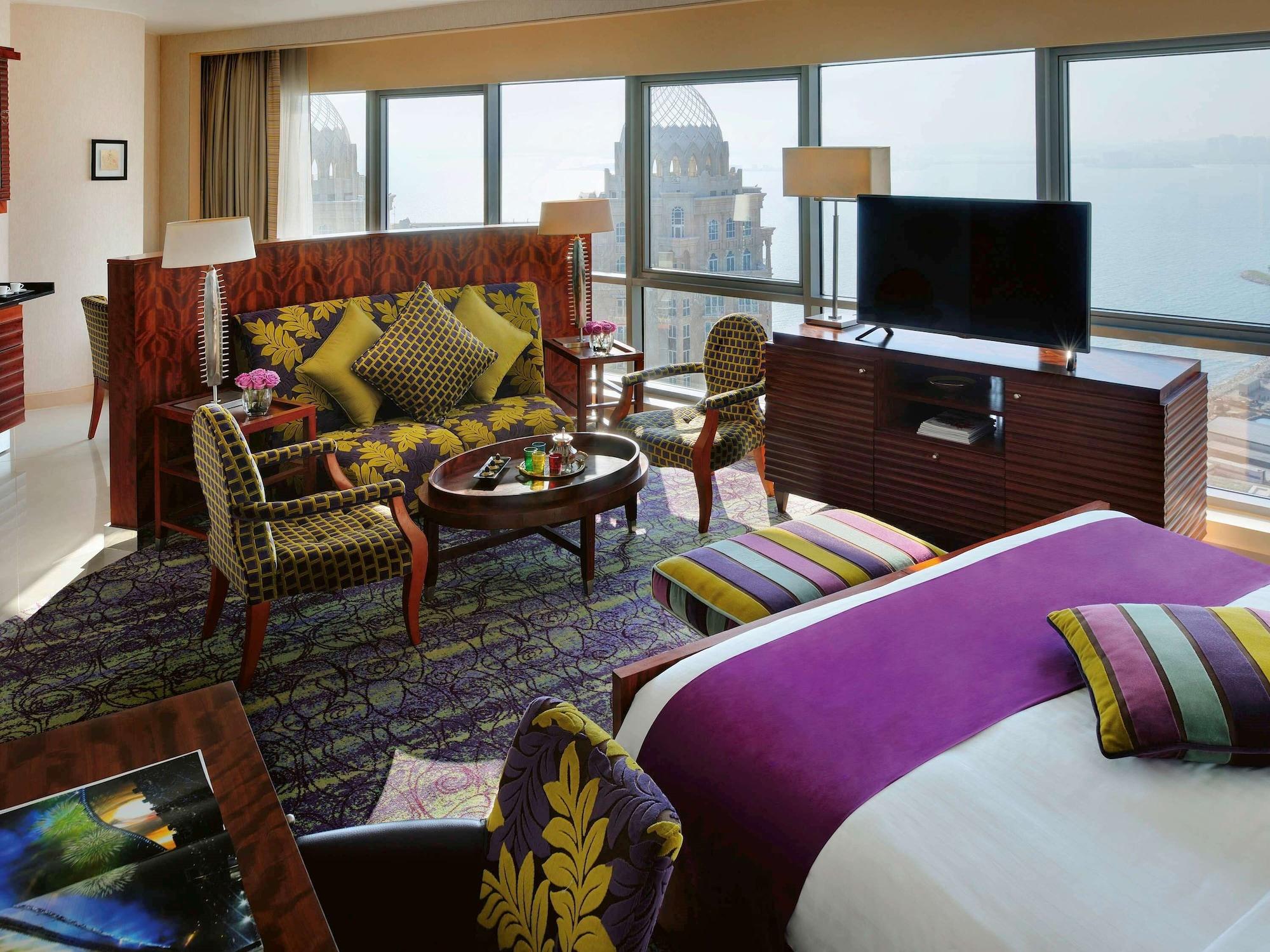 Qabila Westbay Hotel By Marriott Doha Exterior foto A suite at the Jumeirah Emirates Towers Hotel