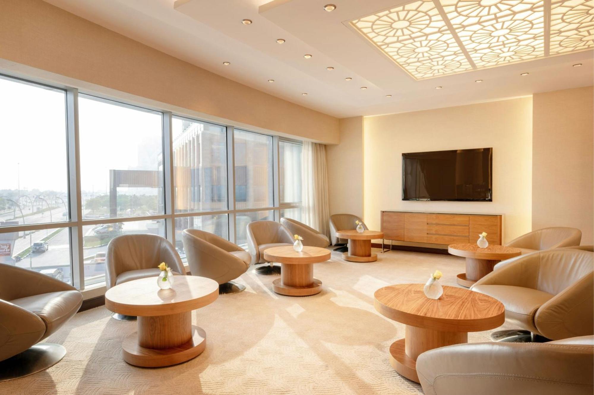 Qabila Westbay Hotel By Marriott Doha Exterior foto The lounge at the airport